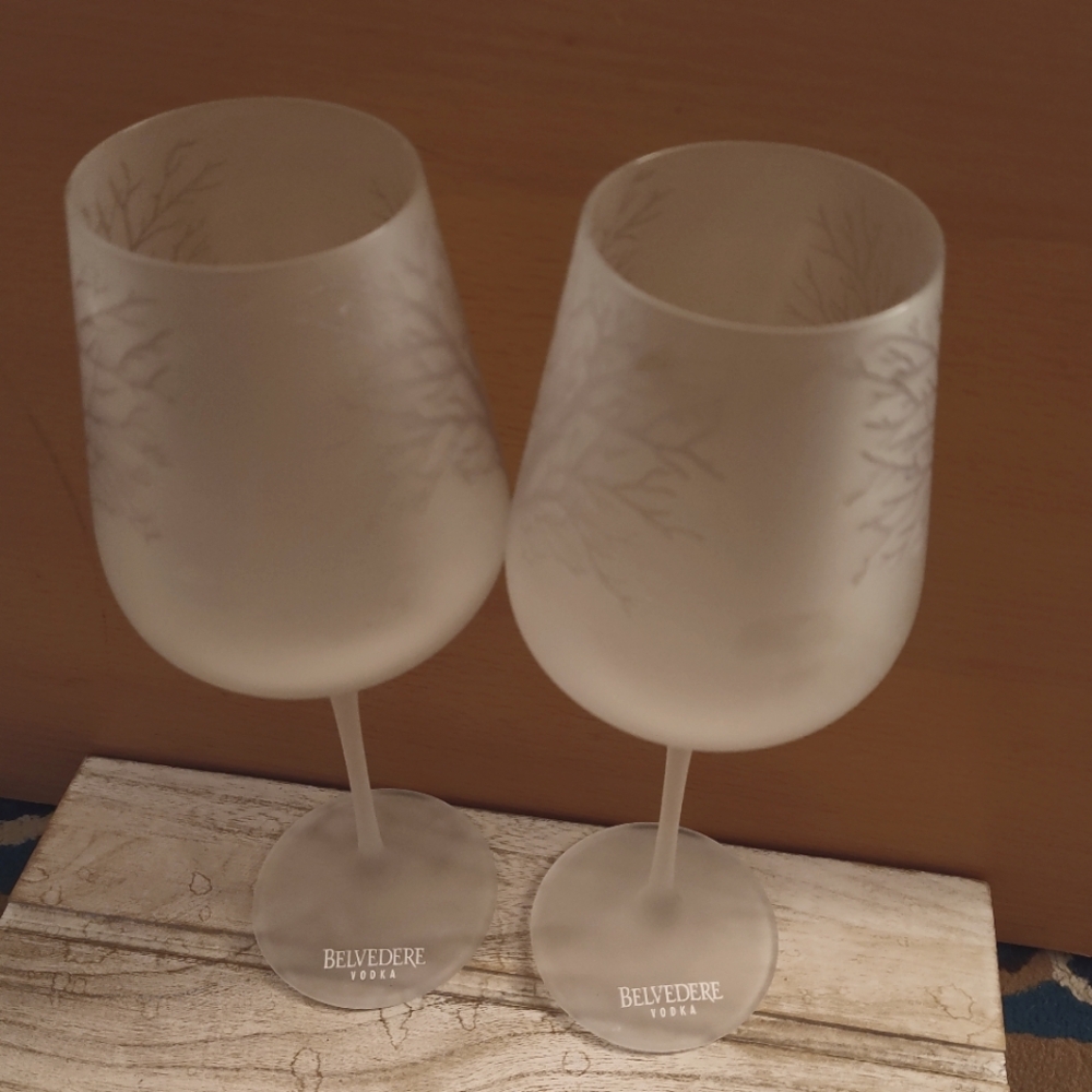 Set of 2 - Belvedere Frosted "Poland Trees" Wine Glasses